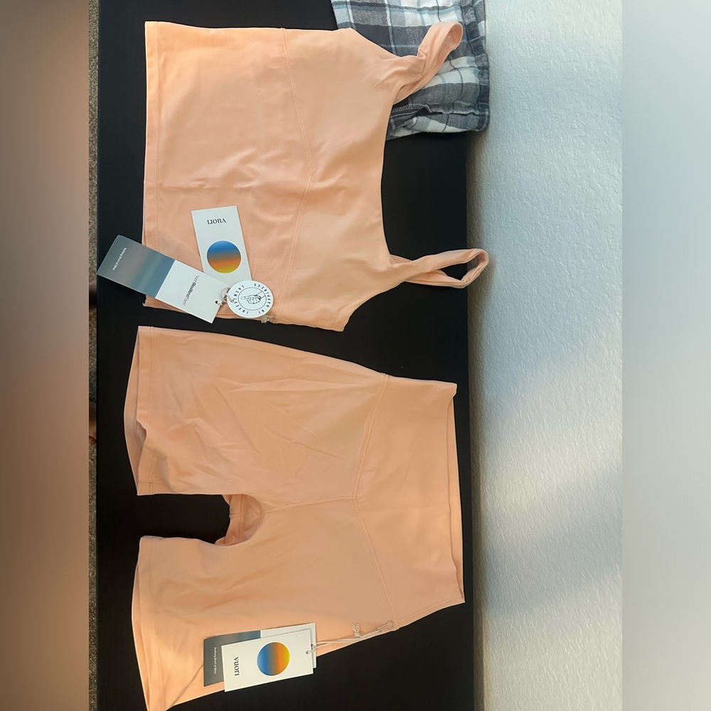 Vuori Activewear Set